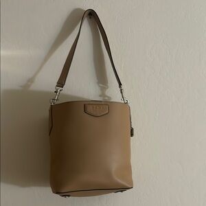 DKNY - Sullivan Leather Bucket,